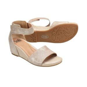 Soffe VexieTaupe Rose Gold Ankle-Strap Sandals. Size 9M